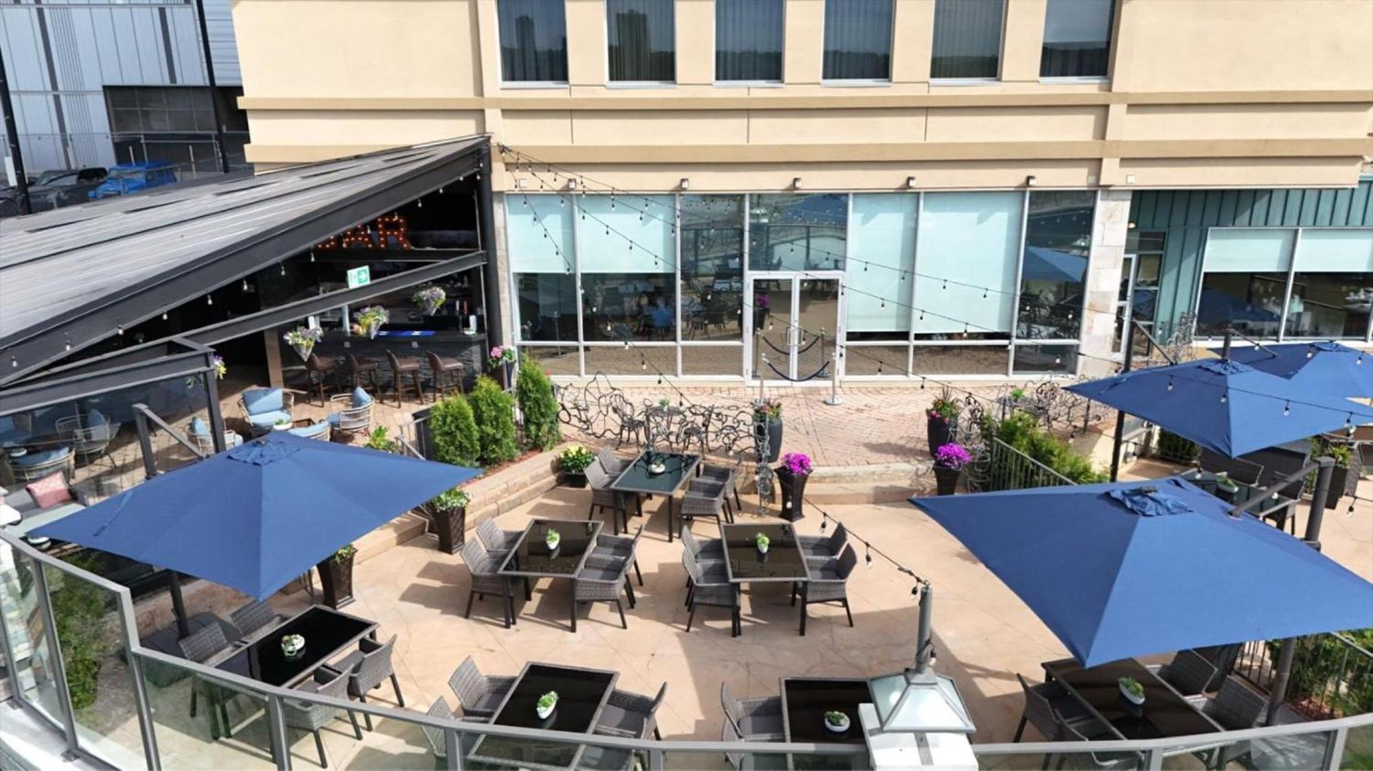 Courtyard By Marriott Edmonton Downtown Hotel Exterior foto