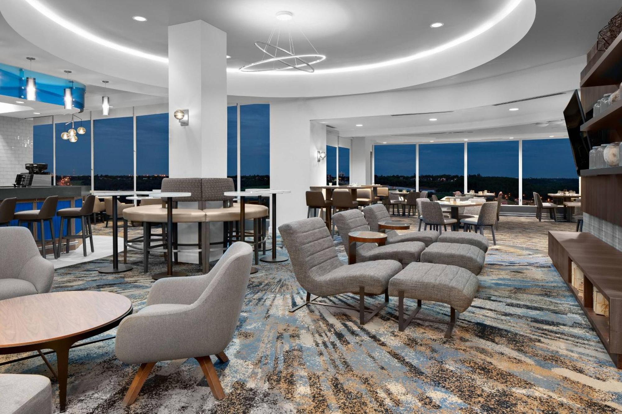 Courtyard By Marriott Edmonton Downtown Hotel Exterior foto